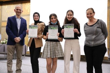 الف مبروك : ربى ناطور . ملك حسين أرين السيد .مينا جواميس